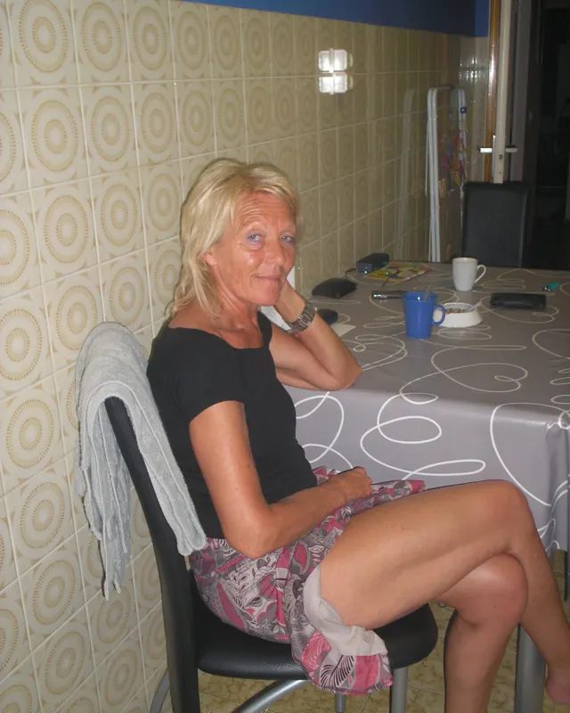 Liliane, 49 ans, cougar à Plœuc-L'Hermitage